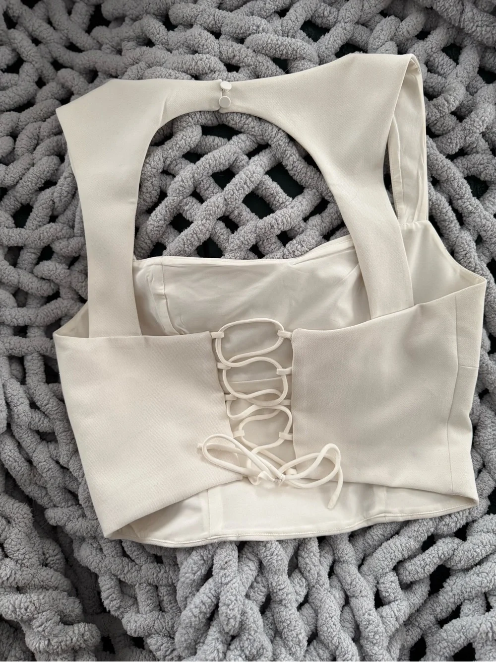 Dynamite Cream Structured Cropped Tank - Picture 3 of 5